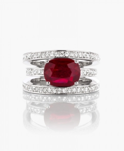 Maison De Greef – Diamond ring with red stone