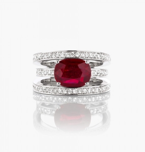 Maison De Greef – Diamond ring with red stone