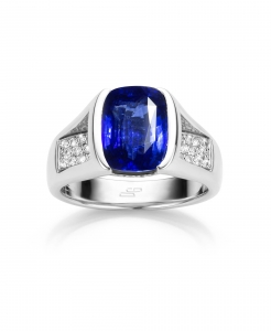Maison De Greef – White gold ring set with a cushion cut blue sapphire and diamonds