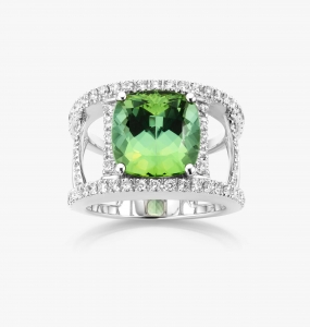 Maison De Greef – White gold ring set with a green tourmaline and diamonds