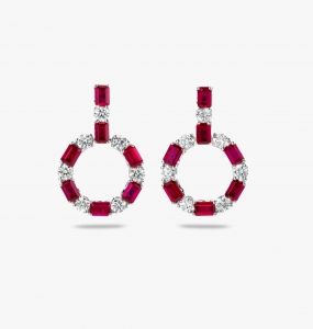 Maison De Greef – White gold diamond earrings with red stones