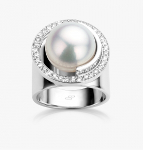 Maison De Greef – White gold ring set with South Sea and brillants