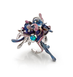 Maison De Greef – White gold and titanium ring Poison Ivy set with opals, rubies and brilliants