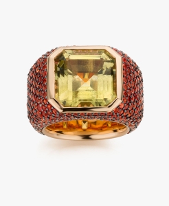 Maison De Greef – Gold ring with light green stone and orange stones