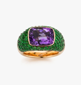 Maison De Greef – Gold ring with purple stone and green stones